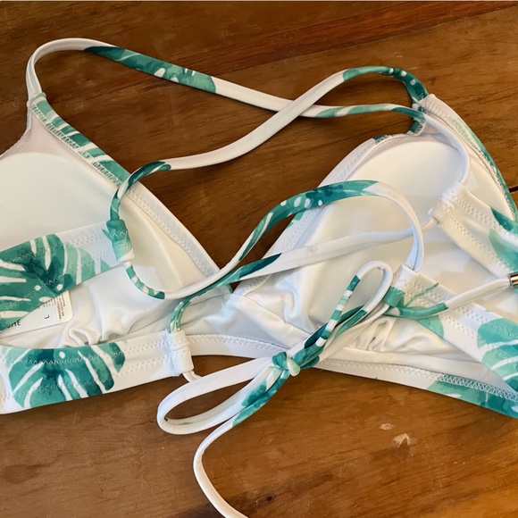 Bikini - Picture 2 of 6